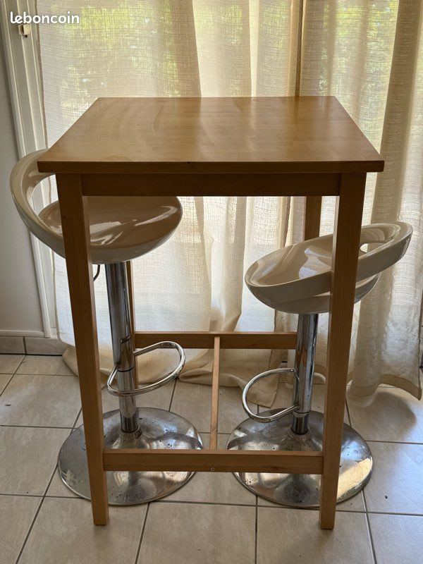 Table haute + 2 chaises hautes (image 1)