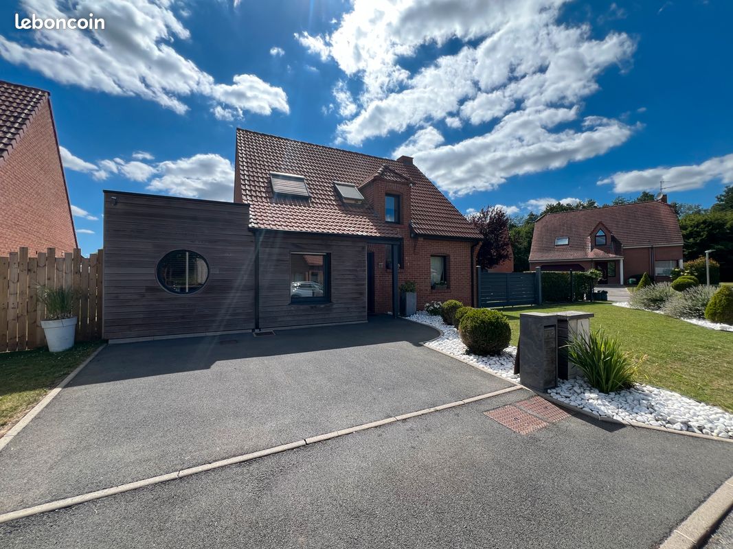Maison 6 pièces 151 m² · à Famars · 151 m² · 415 000 €