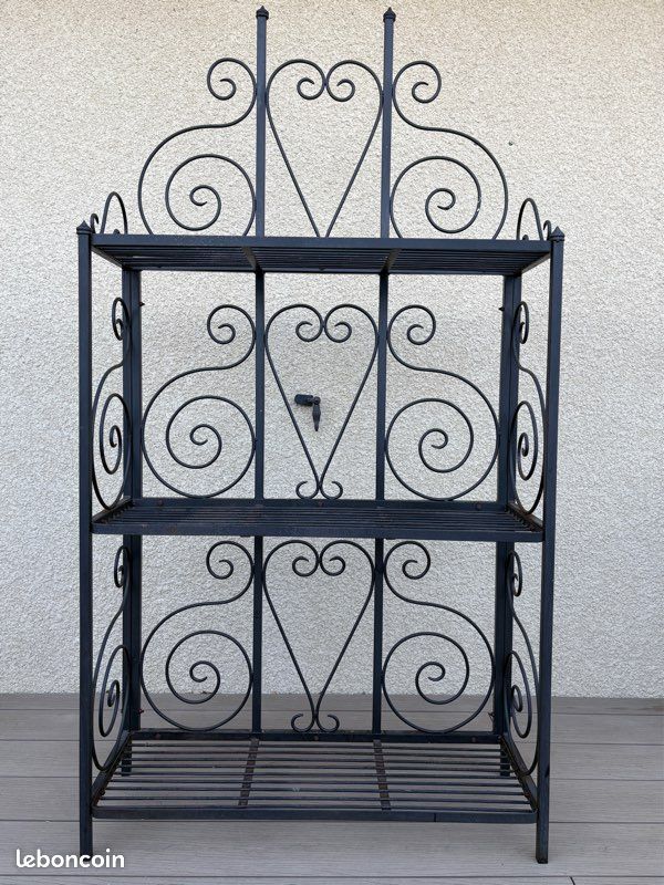 Meuble étagères d’extérieur en fer forgé (image 1)