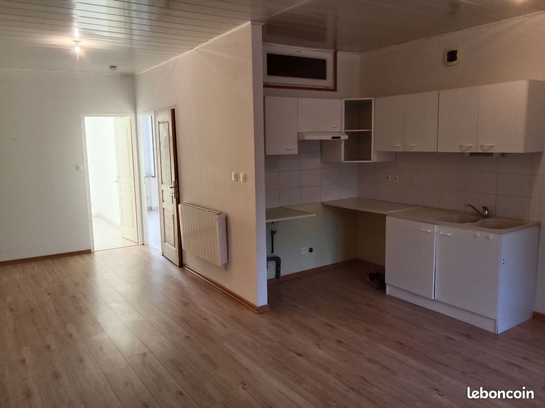 Appartement 3 pièces 48 m² · à Pont-de-Vaux · 48 m² · 480 €