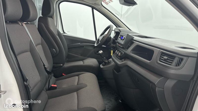 Renault Trafic Véhicule utilitaire ou Société L1H1 3T 2.0 Blue dCi 130ch Confort E6E (image 10)