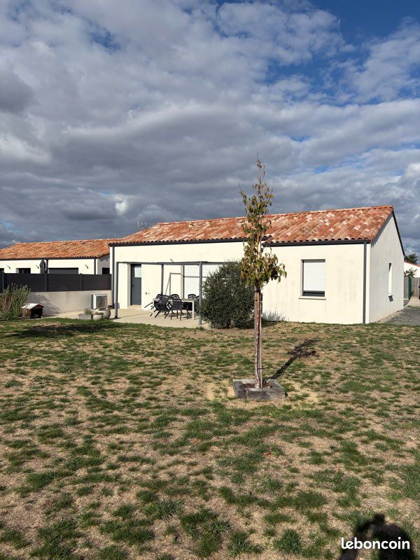Maison 3 pièces 80 m² · aux Landes-Genusson · 80 m² · 1 050 €/mois