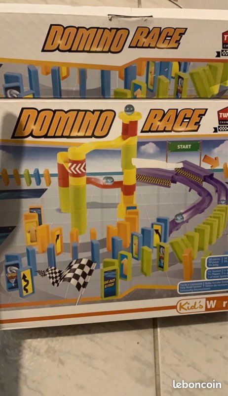 Domino race (image 1)