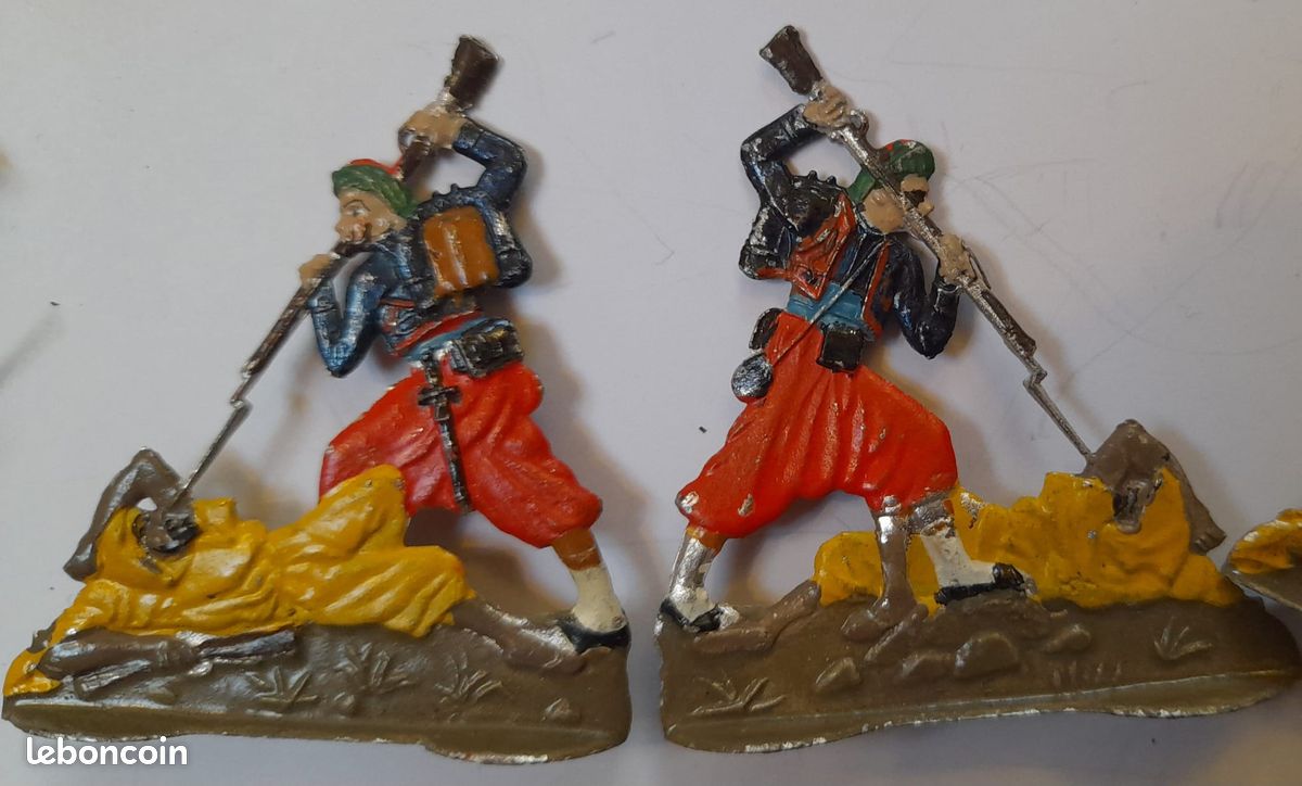 Paire De Tableaux  Armée De Terre Environ 1800