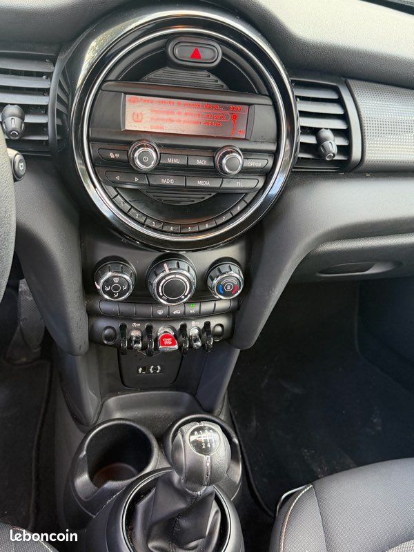 Mini Cooper 1.5 d 116 cv 5 portes (image 8)