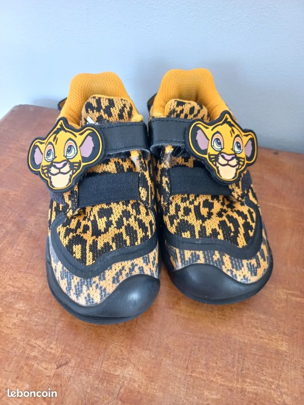 Baskets Adidas Le Roi Lion Pointure 25½ (25 et demi) Disney