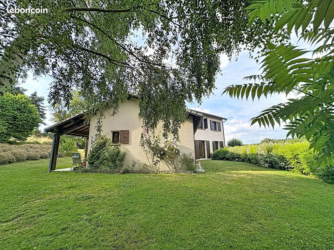 Maison 8 pièces 165 m² · à Grazac · 165 m² · 291 000 €