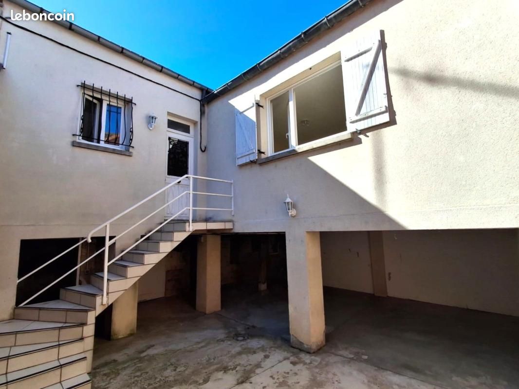 Immeuble 2 pièces 102 m² · à Margny-lès-Compiègne · 102 m² · 209 000 €