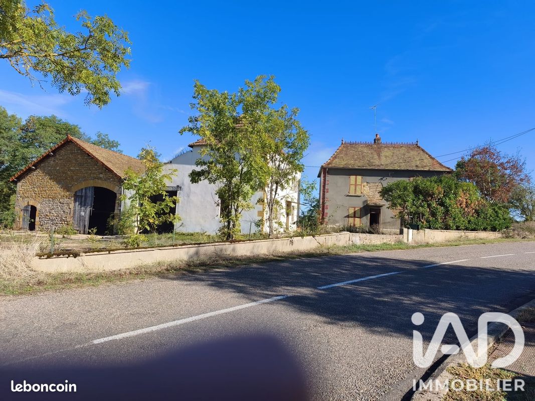 Maison 8 pièces 178 m² · à Melay · 178 m² · 66 000 €
