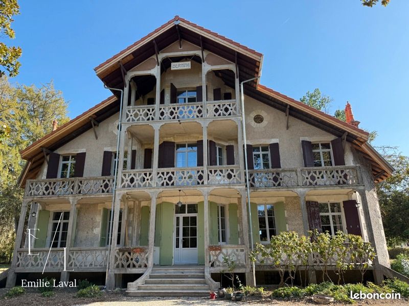 Maison 11 pièces 350 m² · à Pineuilh · 350 m² · 625 000 €