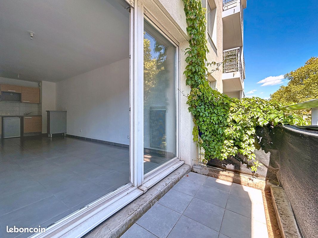 Appartement 2 pièce(s) 49 m²à louer Tassin-la-demi-lune