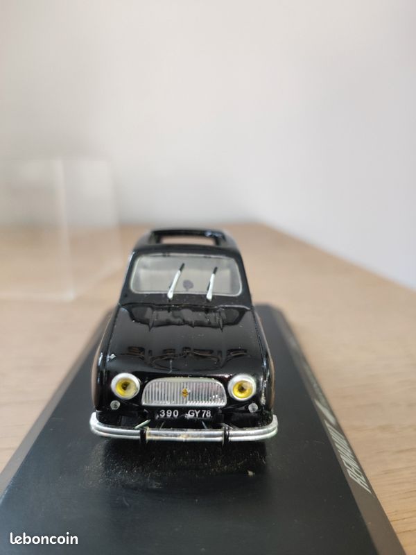 Renault 4L Parisienne - Whitebox - 1/24 – Collect'Auto