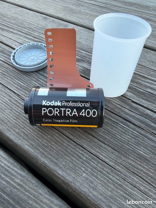 Lot De Films Kodak Portra 400 (160NC) – Format 220 – Couleurs Authentiques – Neuf