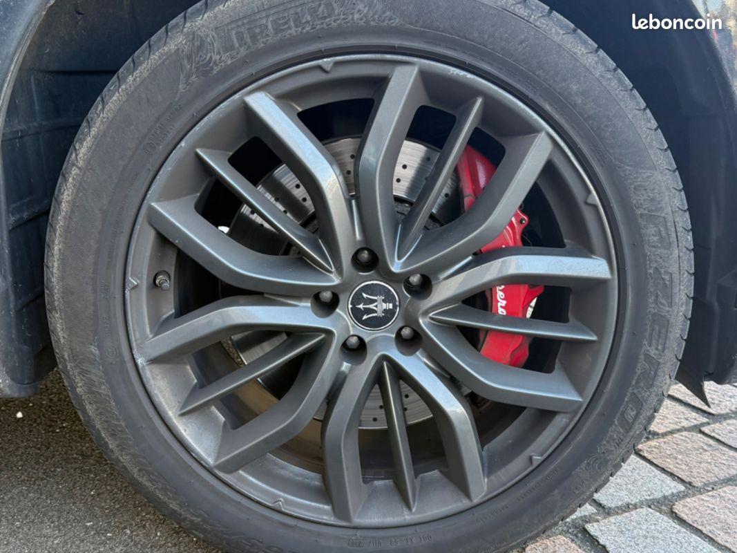 MASERATI LEVANTE 3.0 V6 Bi-Turbo 350 Q4 GranSport (image 45)