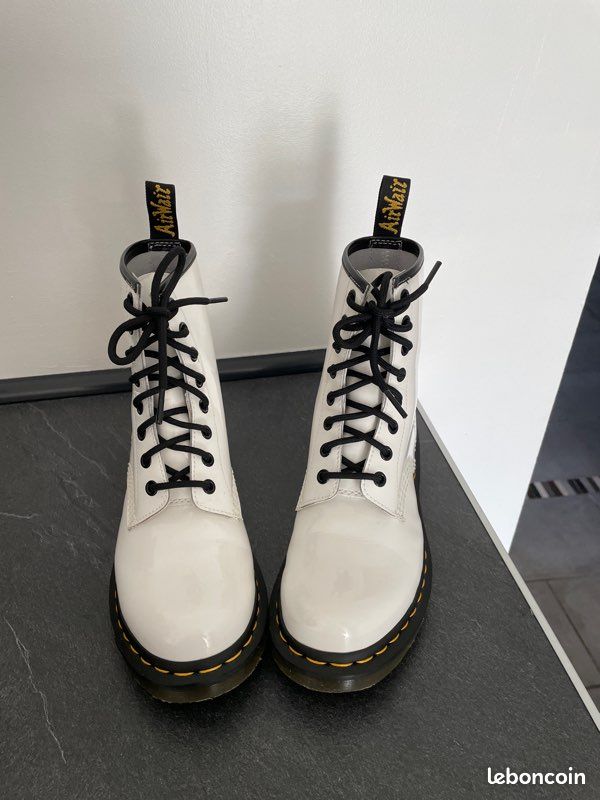 DR MARTENS Blanches vernis taille 38 Chaussures