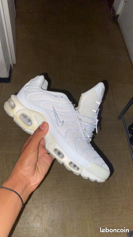 Nike (image 1)