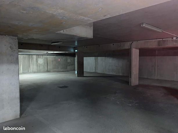 Parking/box 13 m² 78711