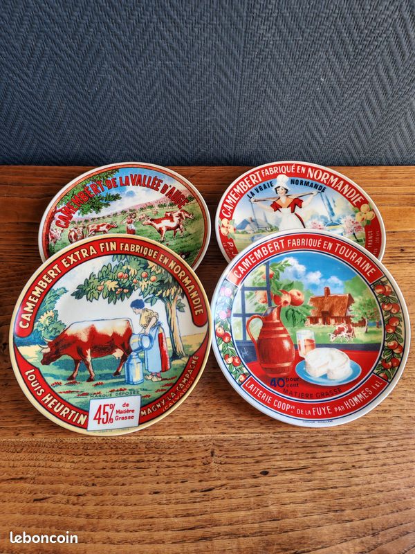 Lot De 4 Assiettes à Fromage Carrées – Porcelaine Blanche – Motif Fromages