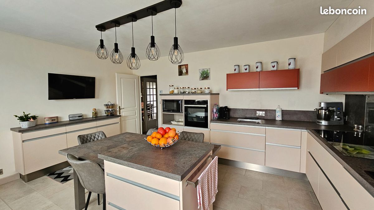 Pavillon 6 pièces 149 m² - Chauray 79180 (image principale 3)