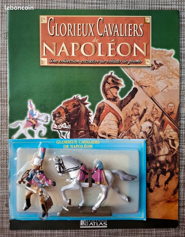 SOLDATS DE PLOMB, LOT DE DOUZE CAVALIERS 54 mm, Napoléon et
