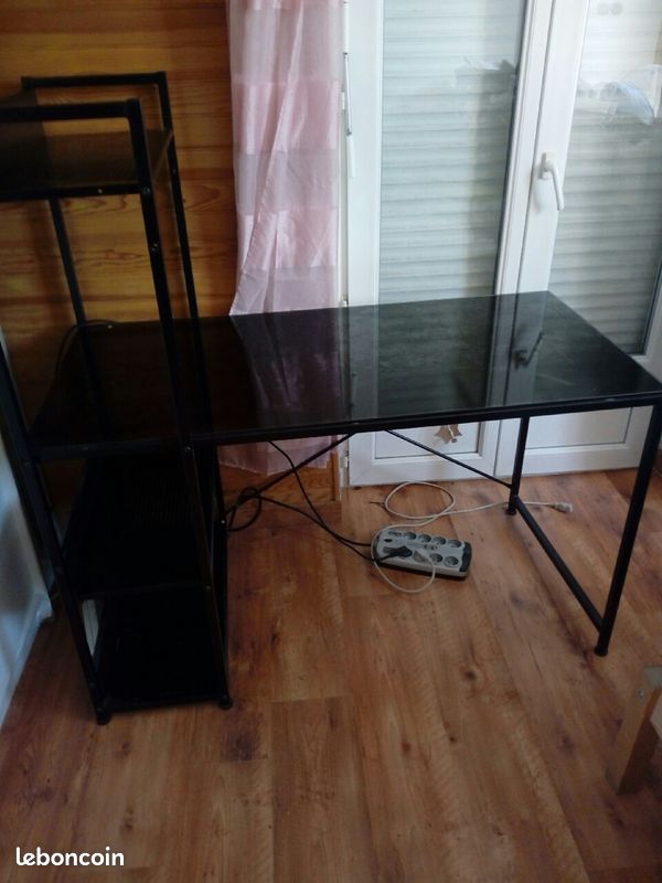 Bureau (image 1)