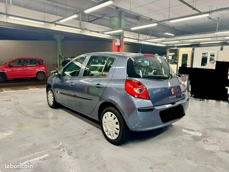 Renault CLIO III 1.5 DCI 85CH EXTRÊME CLAIRE QUICKSHIFT 5P ATOMATIQUE (image 7)