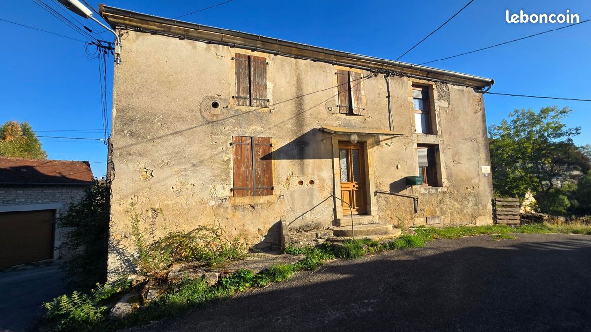 Maison 6 pièces 177 m² · à Montmorot · 177 m² · 106 000 €