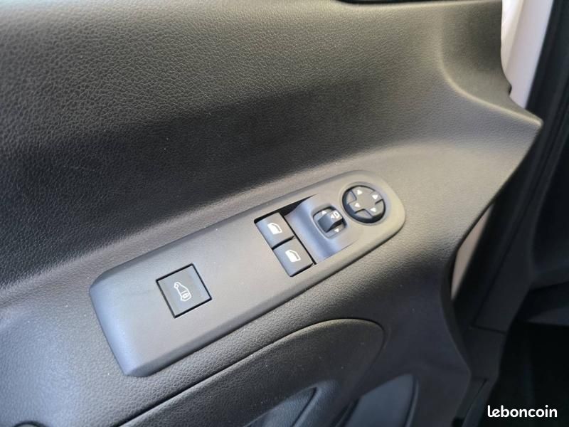 Peugeot Partner M 650kg BlueHDi 100ch S&S Pack Premium Connect (image 11)