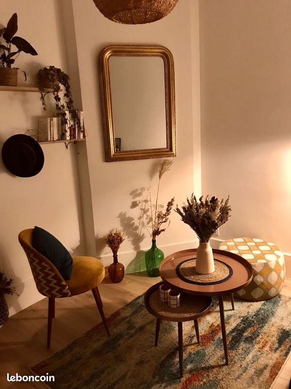 Tables gigognes en métal beige rosé et doré (image 1)