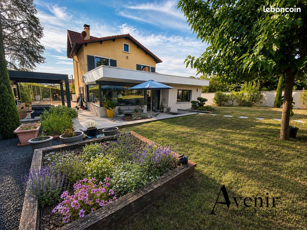 Maison 7 pièces 258 m² · à Caluire-Et-Cuire · 258 m² · 1 260 000 €