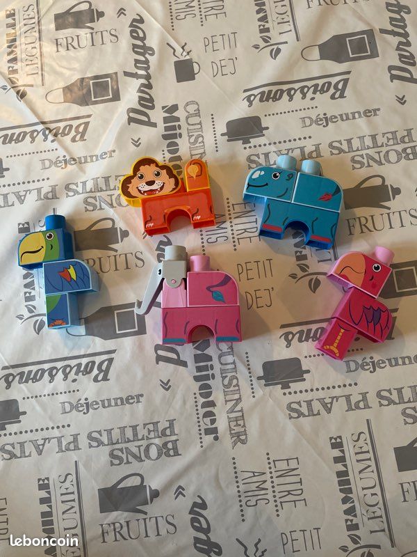 Lot d’animaux en cubes de construction (image 1)