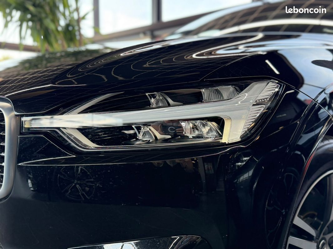 Volvo XC60 T4 190 CV BVA PACK R-DESIGN TOIT OUVRANT GPS (LAURENT AUTO) (image 8)