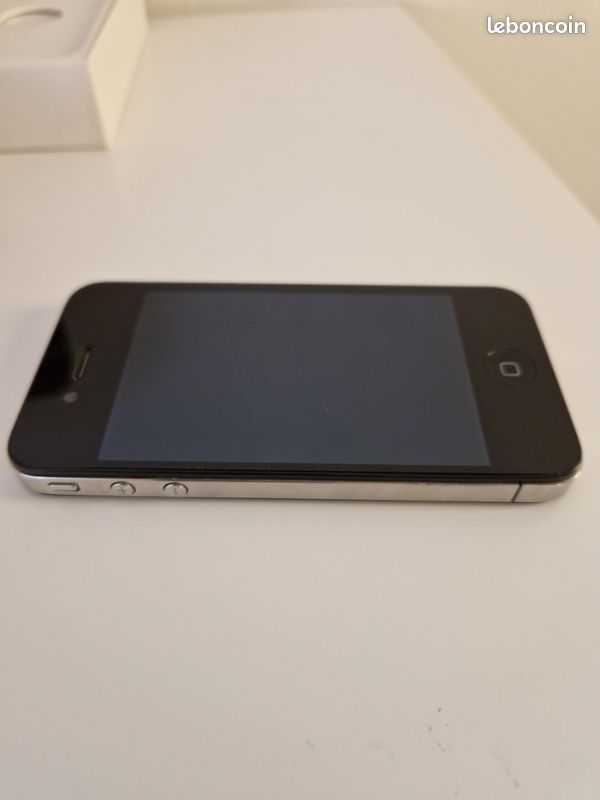 Iphone 4 Noir - 16Go - Très bon état (image 5)