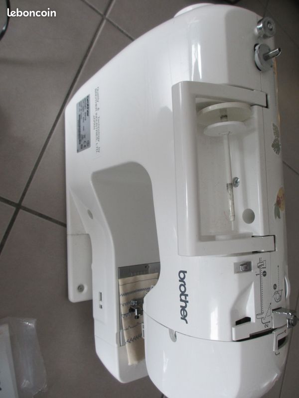 Machine à coudre Brother (image 5)