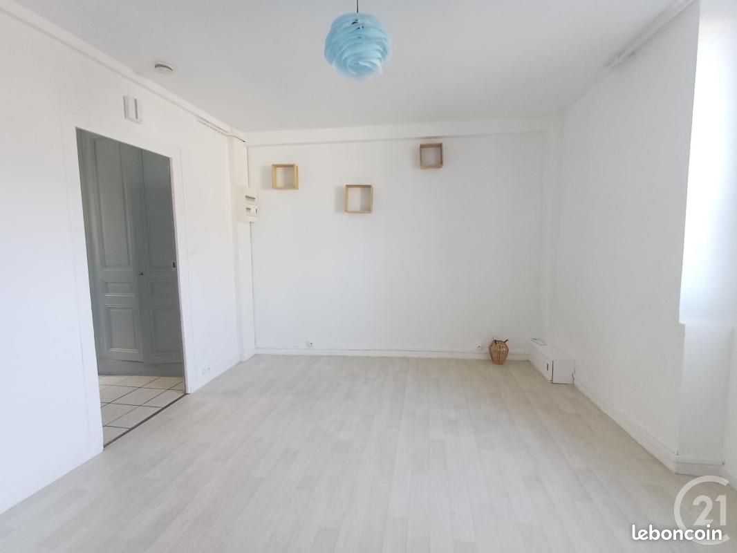 Appartement 1 pièce 28 m² · à Châtellerault · 28 m² · 368 €/mois