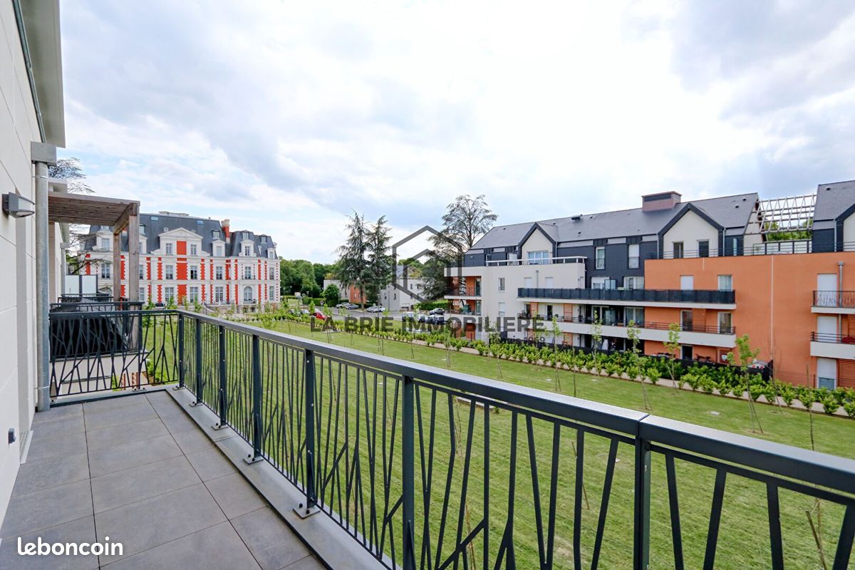 Appartement 4 pièces 74 m² · à Émerainville · 74 m² · 366 000 €