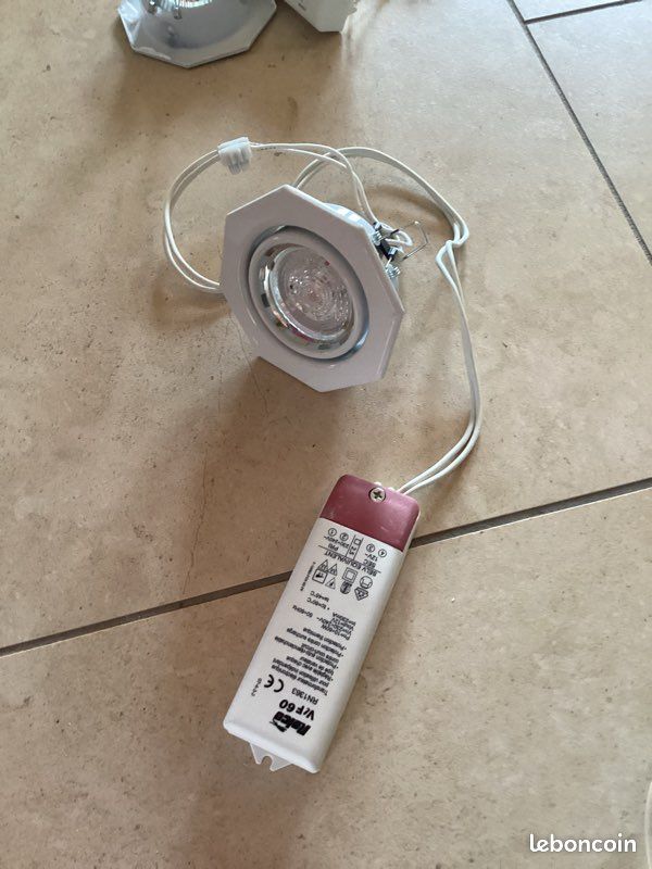 8 Spot led + ampoules d’immuables 5w 4000k +transformateur (image 1)