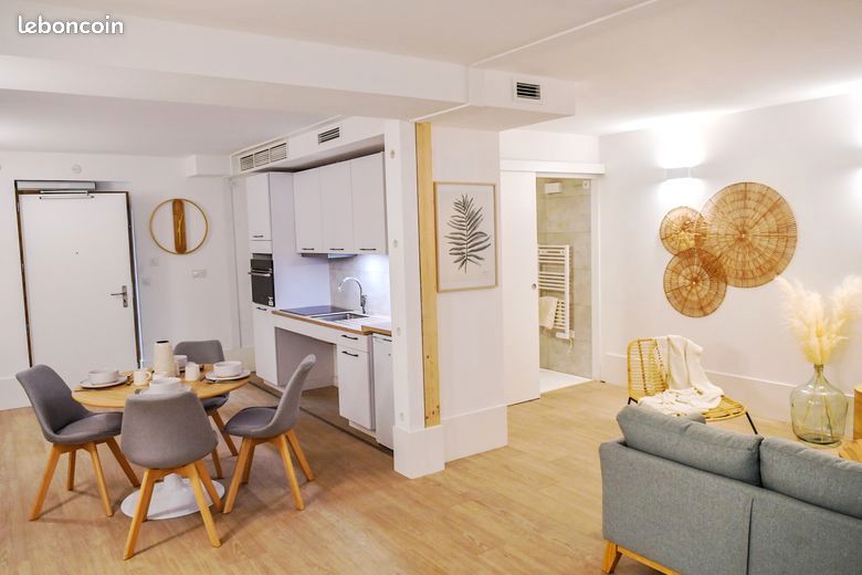 Maison 16 pièces 274 m² · à Alès · 274 m² · 100 000 €