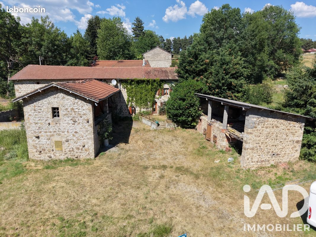 Maison 4 pièces 83 m² · à Usson-en-Forez · 83 m² · 90 000 €