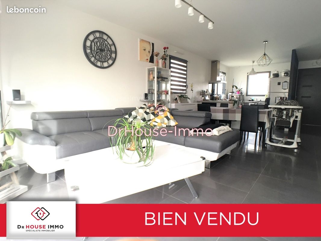 Maison 5 pièces 99 m² · à Angliers · 99 m² · 229 800 €