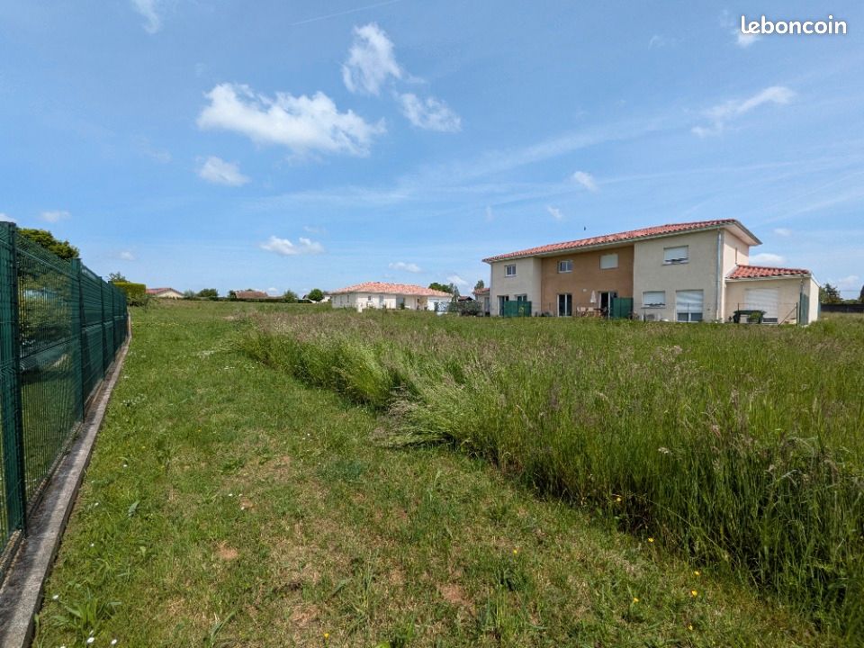 Terrain 600 m² Dompierre Sur Chalaronne · à Dompierre-sur-Chalaronne · 115 900 €