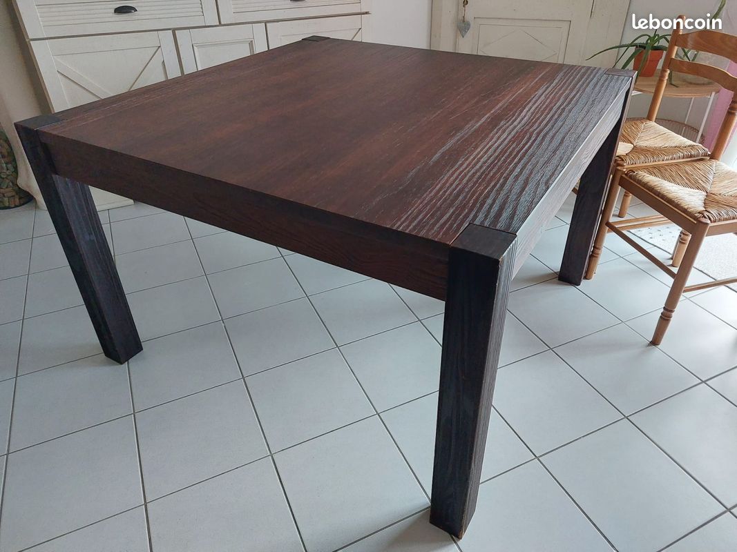 Table bois carré (image 1)
