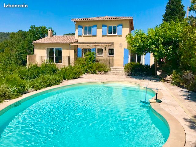 Villa avec piscine, clim et terrain de pétanque, entre mer et Verdon (image 1)