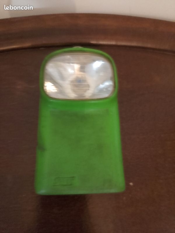 Ancienne Lampe de poche verte (image 1)