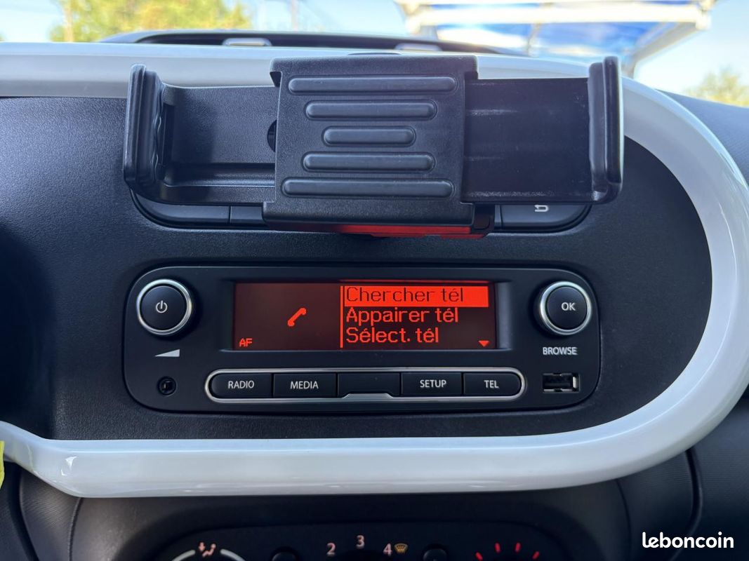 RENAULT TWINGO III 0.9 Energy TCe - 90 E6C BERLINE Intens (image 18)