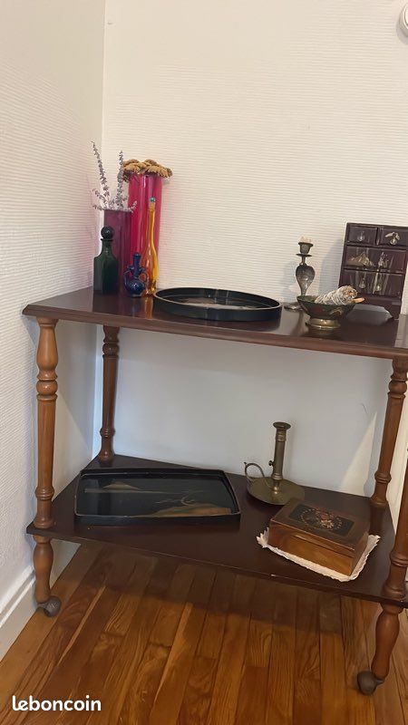 Table vintage élegant (image 1)