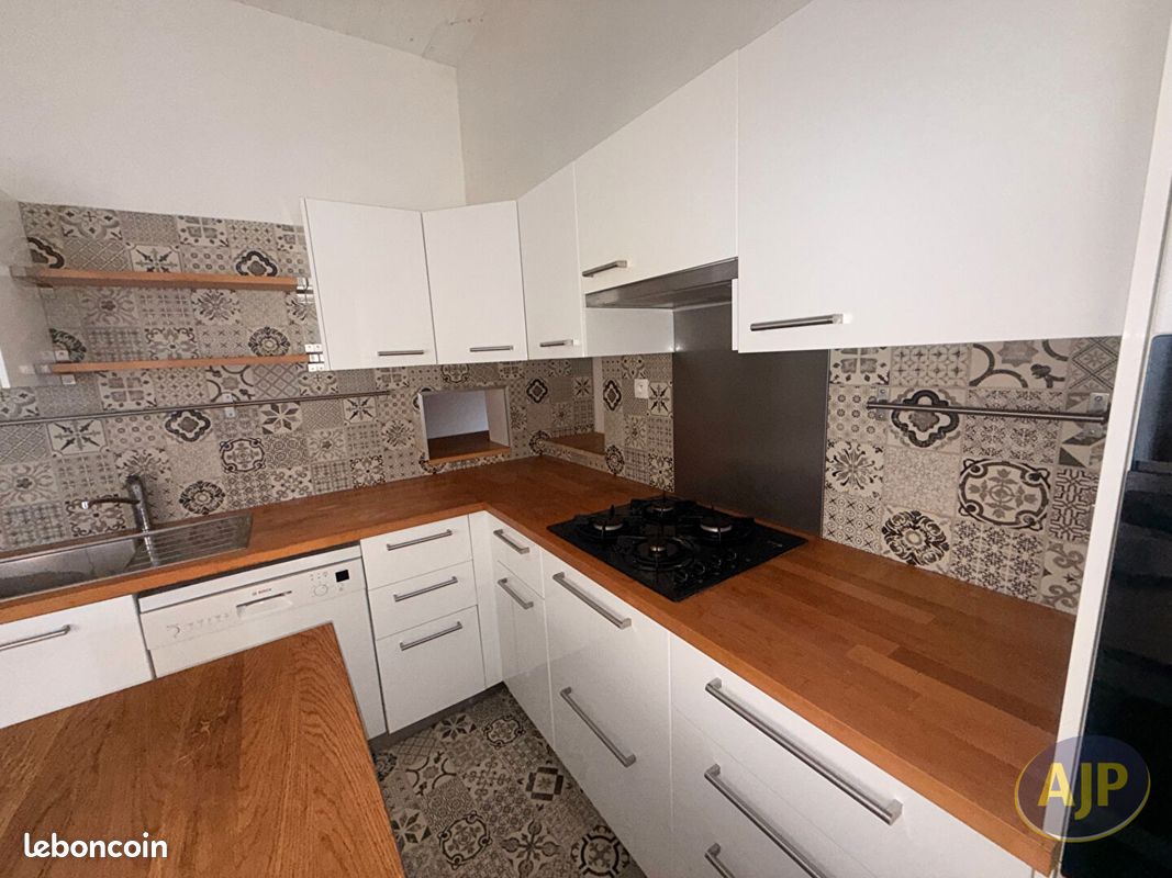 Maison 5 pièces 153 m² · à Joué-sur-Erdre · 153 m² · 810 €/mois