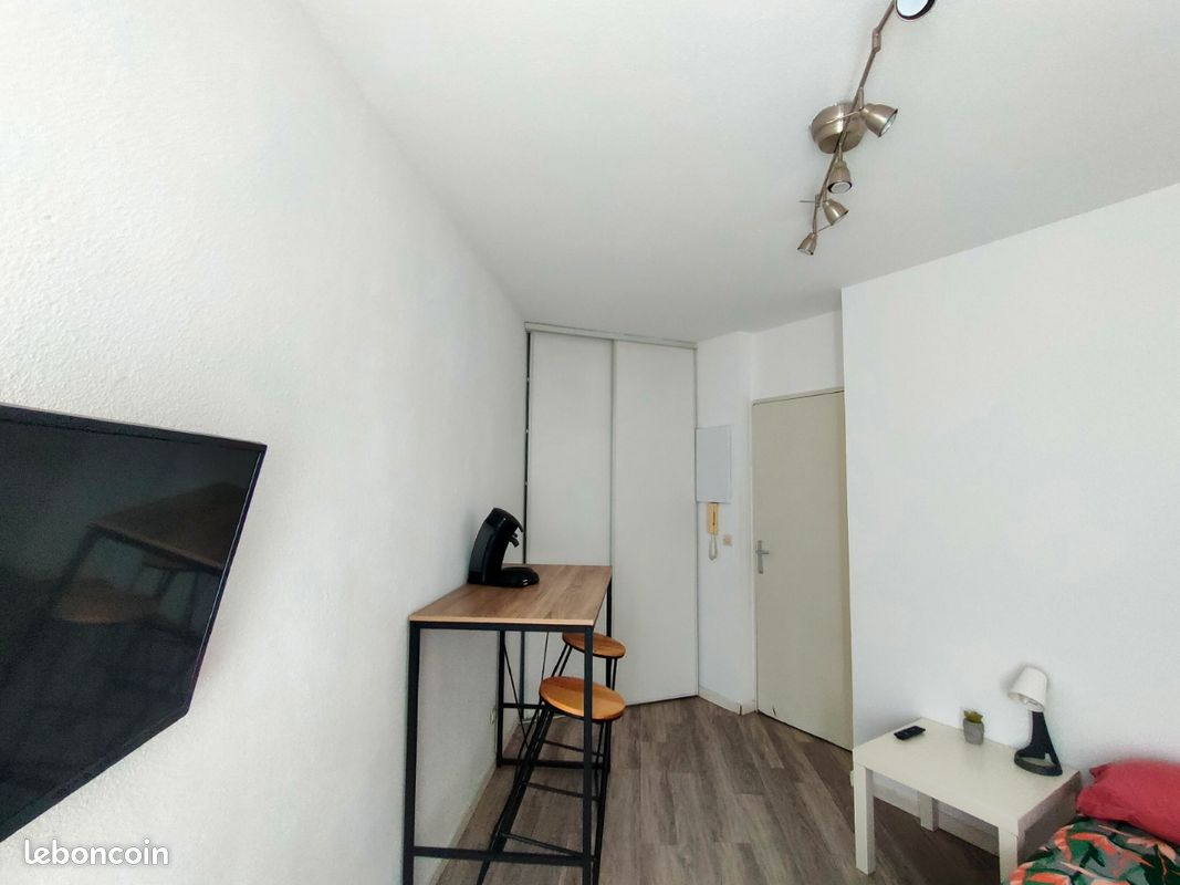Table haute et tabourets (image 7)