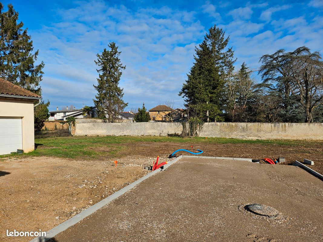 Terrain plat 432m² centre Pusignan · 219 000 €
