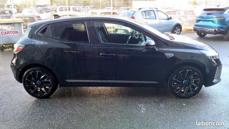 Renault CLIO V 1.6 E-TECH 145CH FULL HYBRID ESPRIT ALPINE - 25 (image 3)